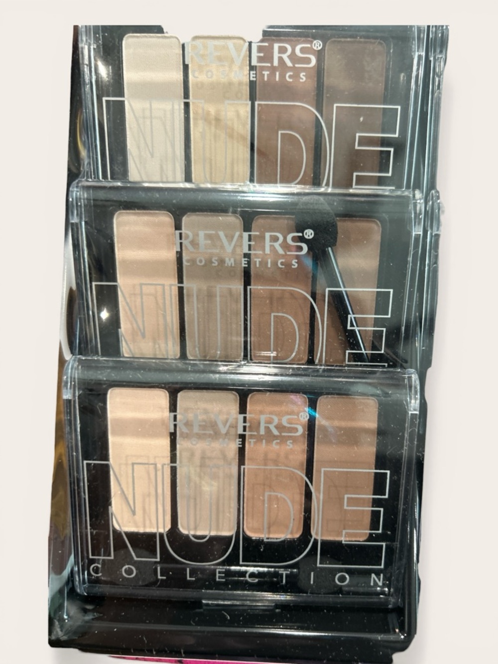 Revers Nude Collection Eyeshadow Palette — Neutral & Soft Pink Shades - Picture 4 of 4